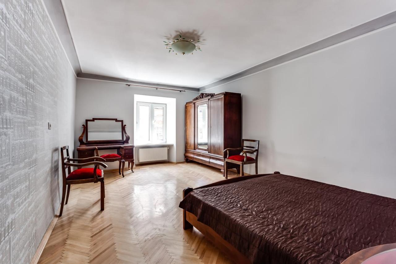 Four Bedrooms Apartment In The Heart Of Lviv Exterior foto
